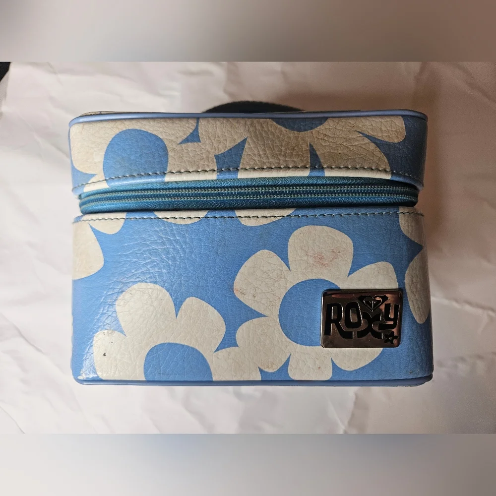 Vintage Roxy Blue and White Floral Cosmetic Case